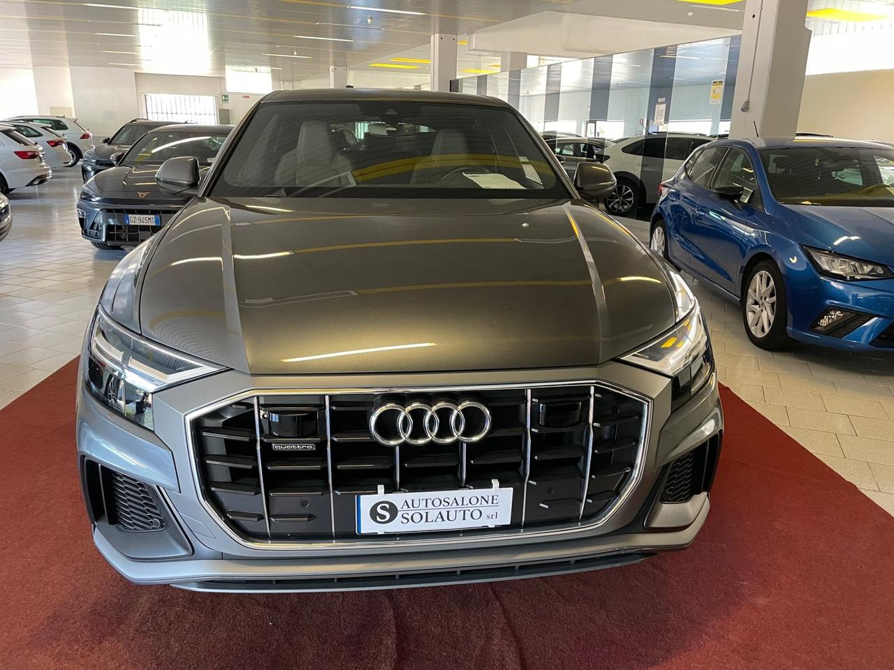 Audi Q8 50 TDI 286 CV quattro tip Sport Sedili Guscio