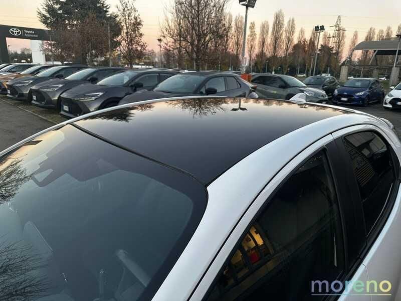 Toyota Yaris 1.5h Lounge