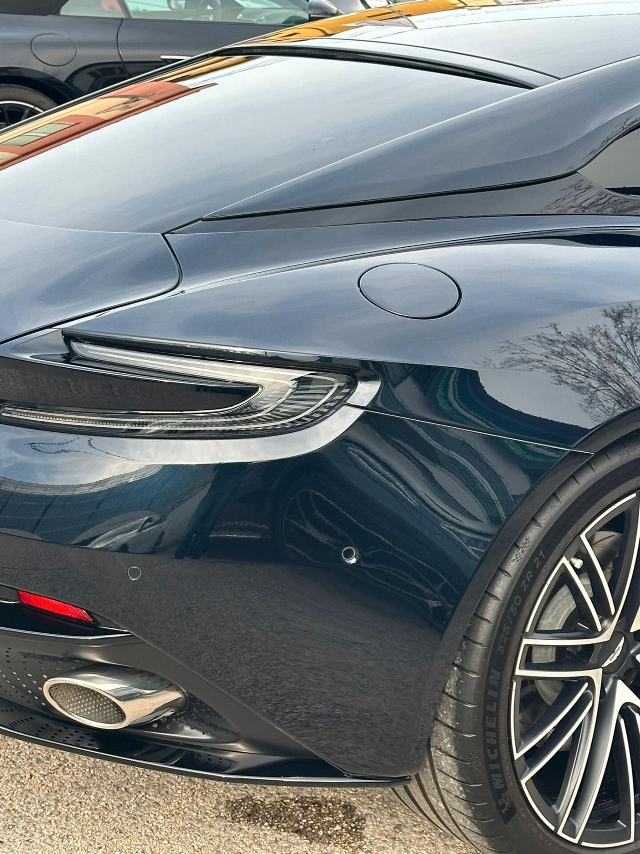 ASTON MARTIN DB12 V8 COUPE 680CV - IVA - GARANZIA ESTESA 2028