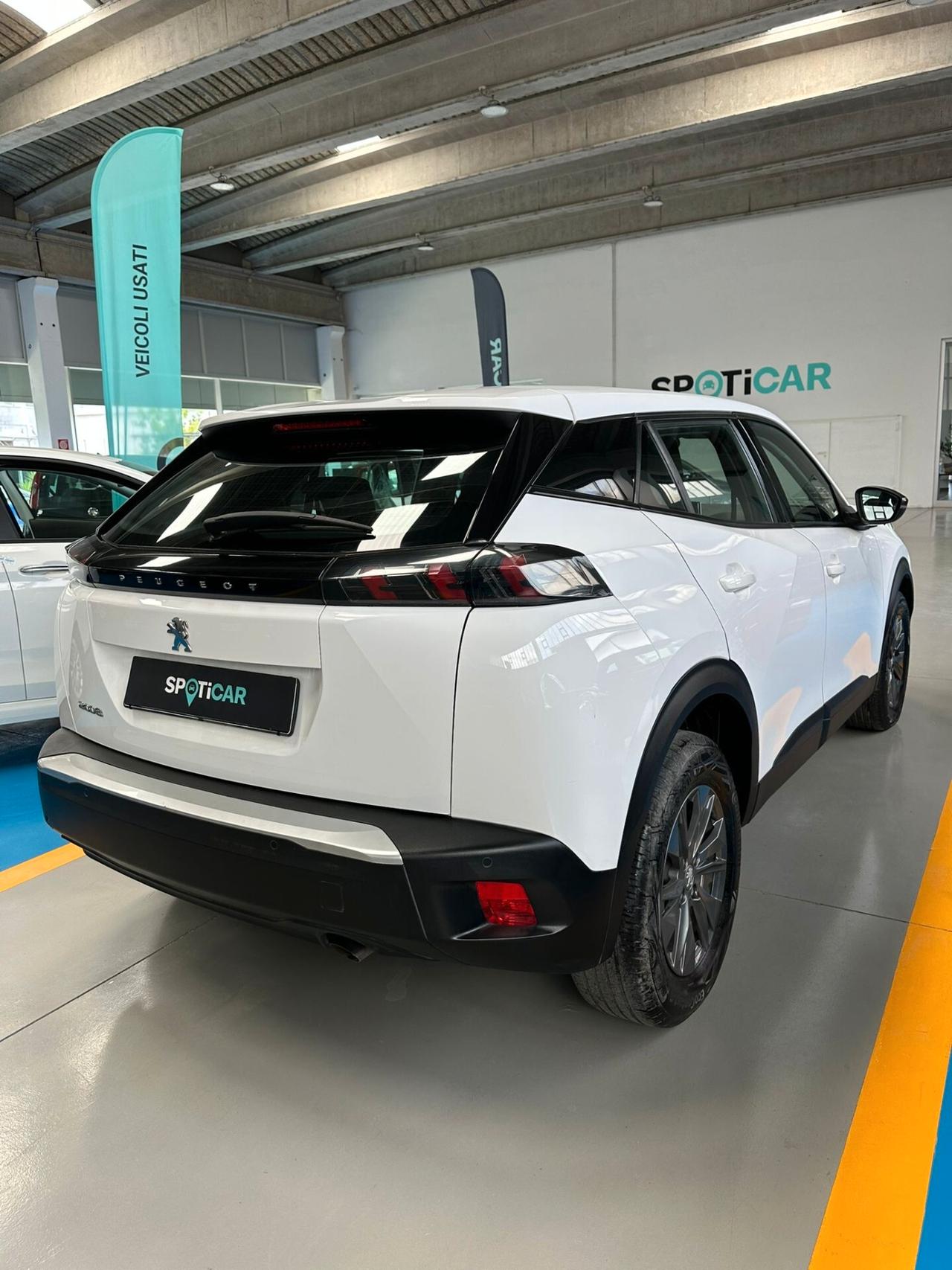 Peugeot 2008 1.2 PureTech 100 full optional