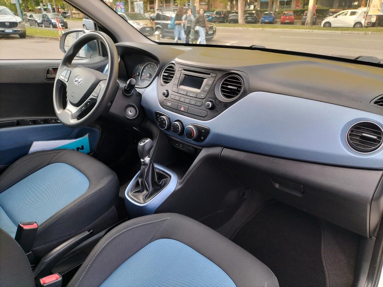 Hyundai i10 - TENUTA BENE !!!