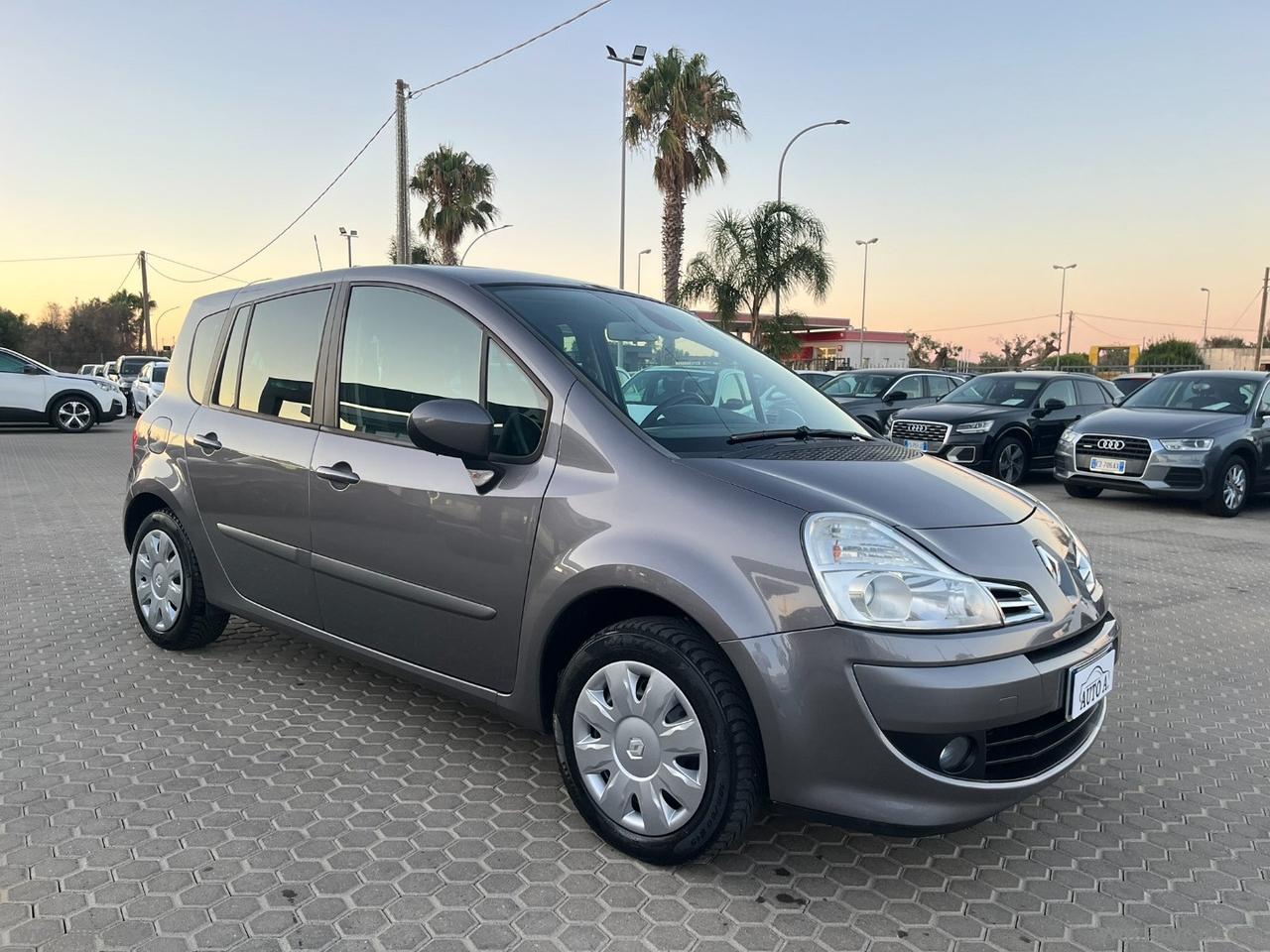 RENAULT Grand Modus 1.5 dCi 90 CV Night&Day