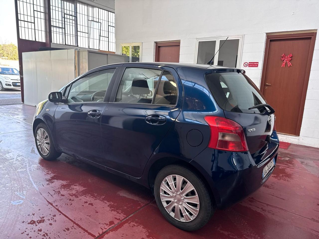 Toyota Yaris 1.0 5 porte Sol benz NEOPAT