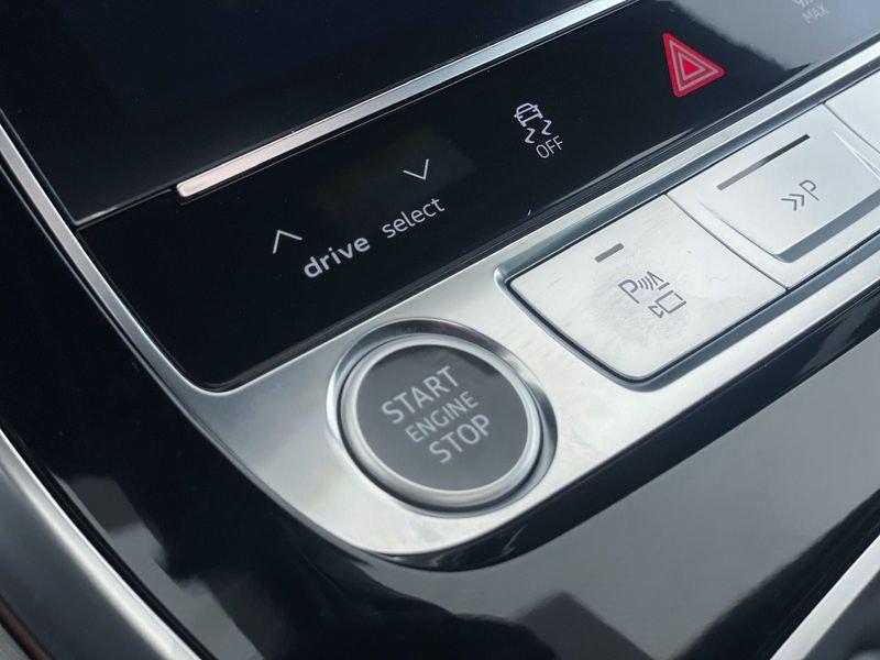 Audi Q8 50 TDI 286 CV quattro S line edition MY 25 ** TETTO PAN**