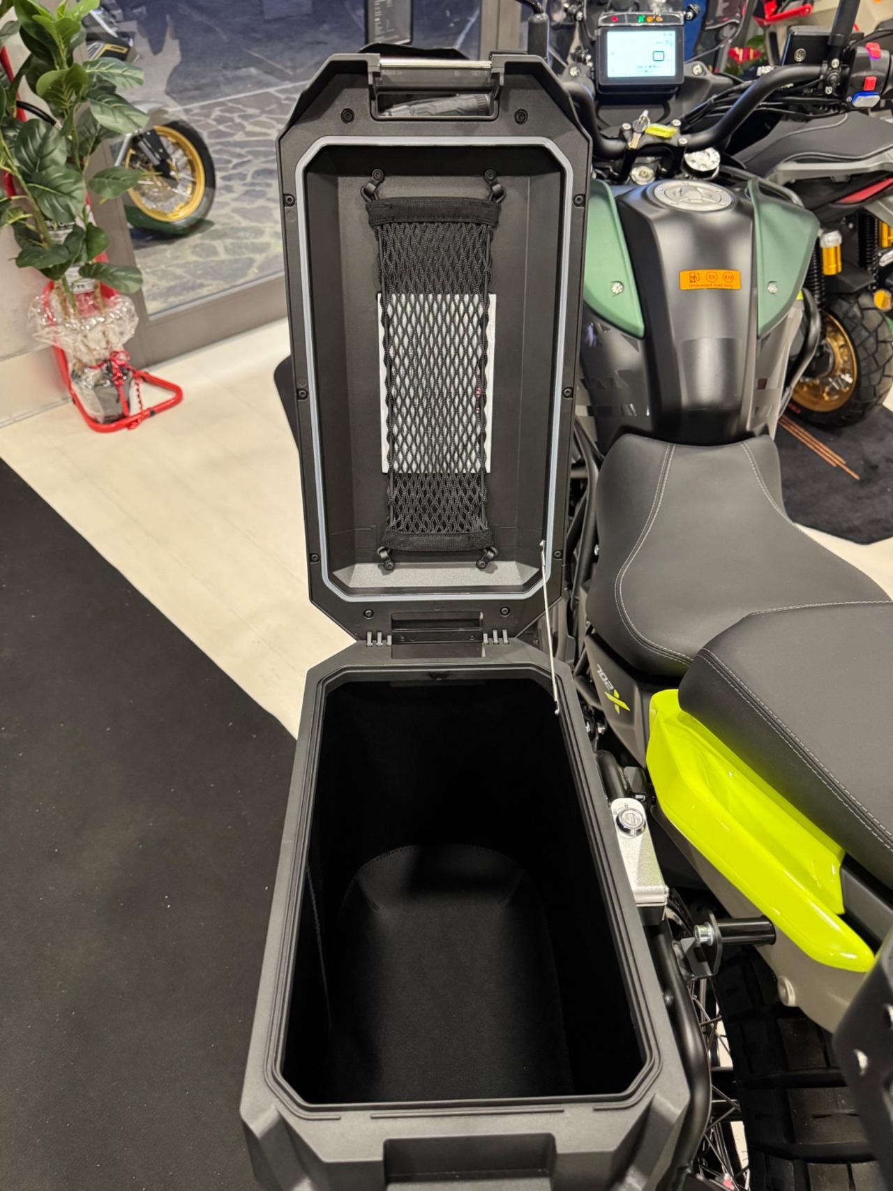 Benelli TRK 702 X!! CON TRIS DI VALIGIE IN ALLUMINIO!!