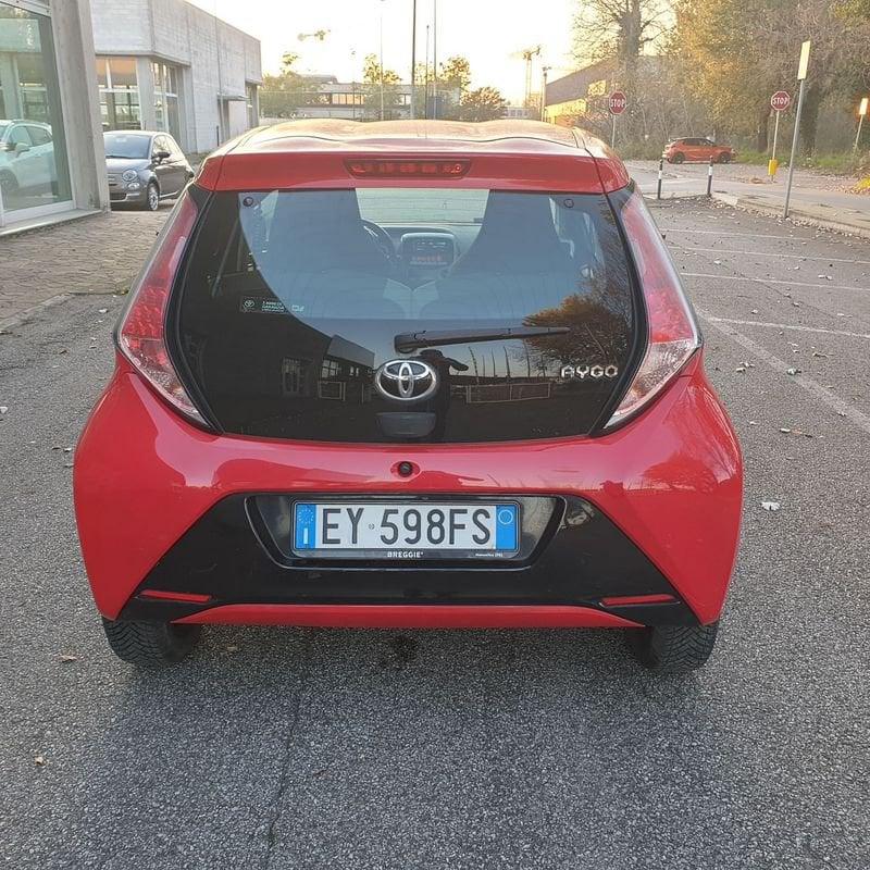 Toyota Aygo Aygo 1.0 69 CV 5 porte x-play
