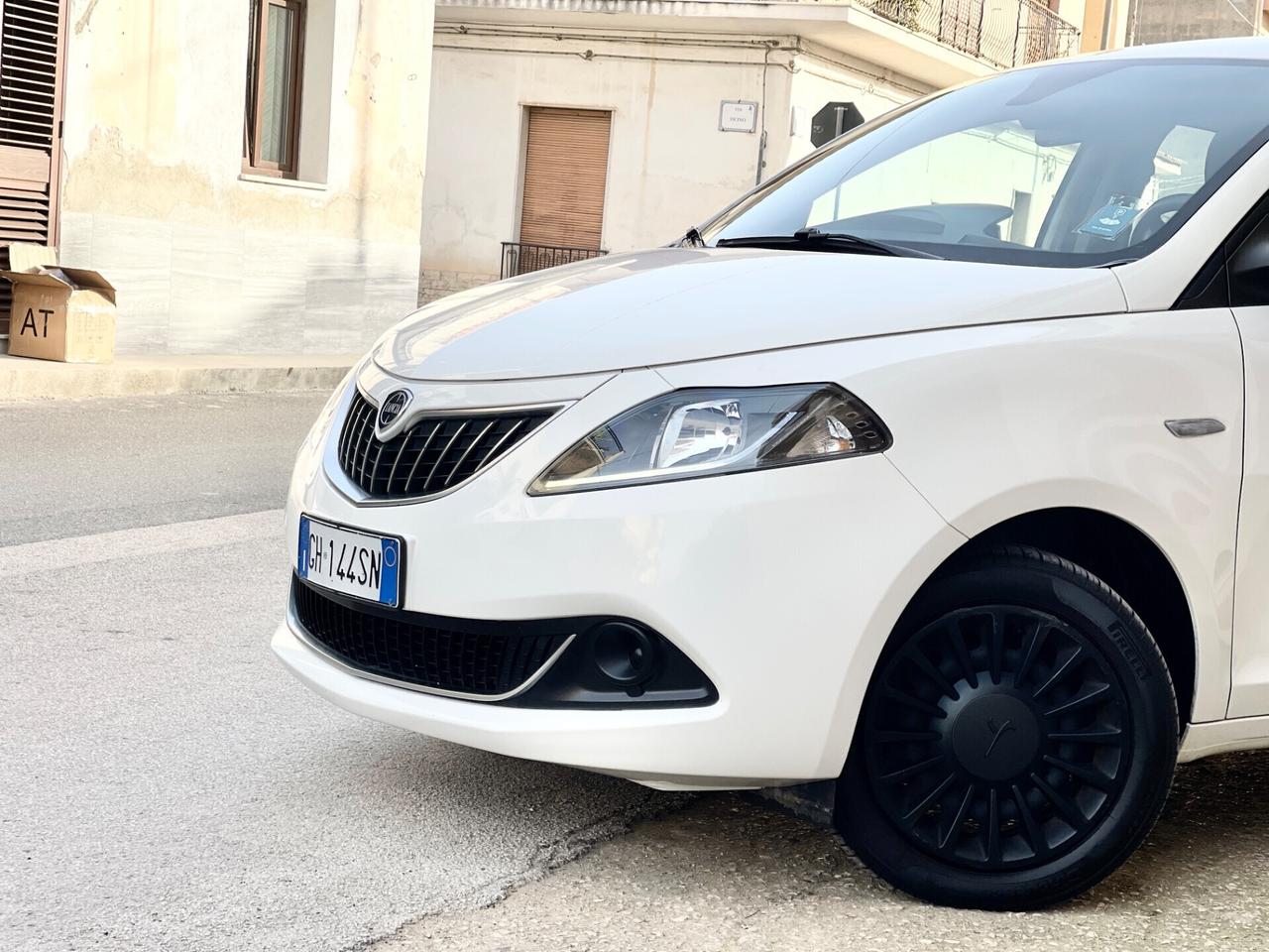 Lancia Ypsilon 1.0 FireFly 5 porte Hybrid Ecochic Silver 2022