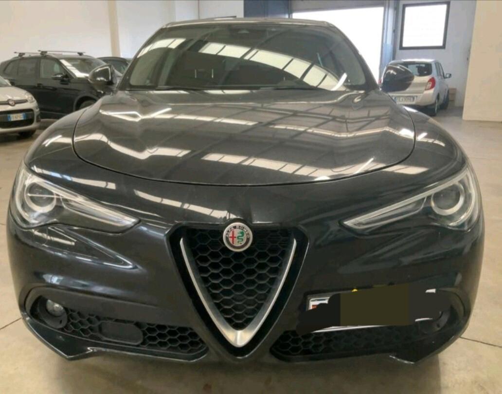 Alfa Romeo Stelvio 2.2 Turbodiesel 180 CV AT8 RWD Business