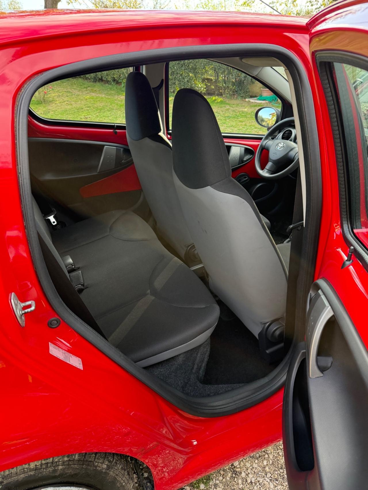 Toyota Aygo 1.0 12V VVT-i 5 porte Lounge Connect