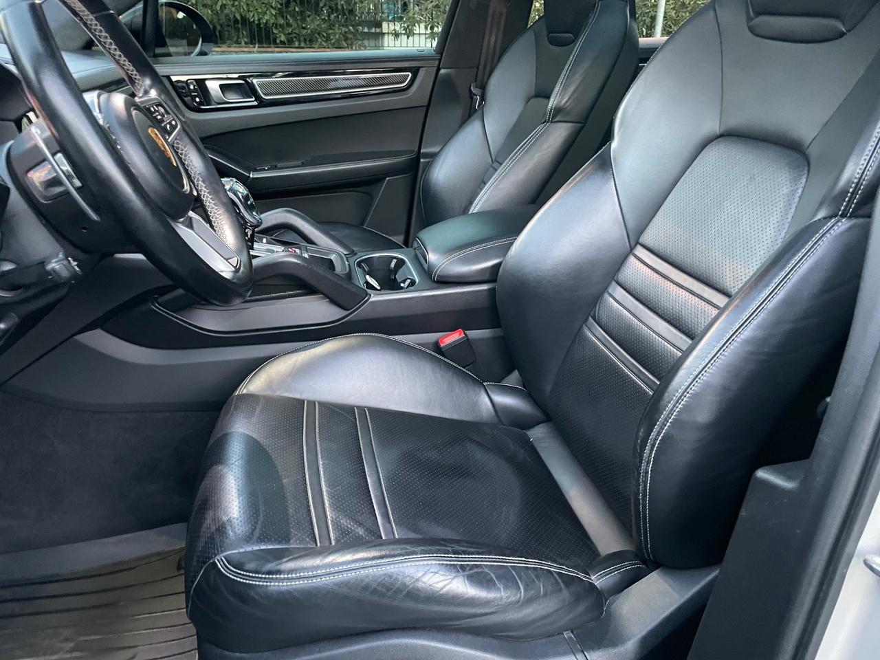 Porsche Cayenne 3.0 V6 E-Hybrid GTS