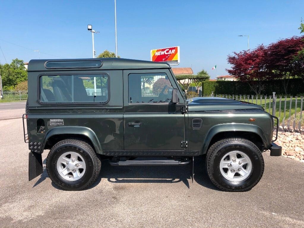 Land Rover Defender 90 2.4 TD4 Station Wagon S