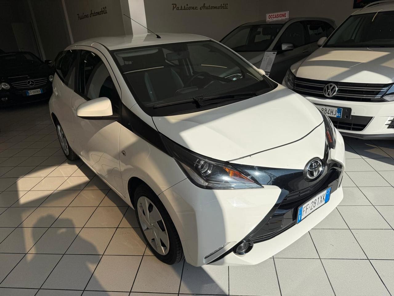 Toyota Aygo 1.0 VVT-i 69 CV 5 porte x-wave