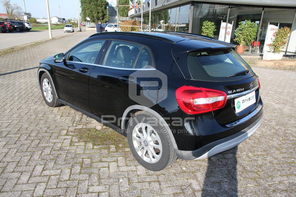 MERCEDES GLA 180 d Business