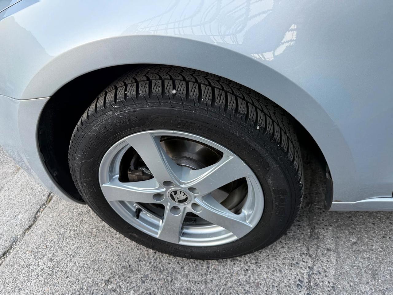 SKODA OCTAVIA 1.6 TDI DSG Wagon EXECUTIVE