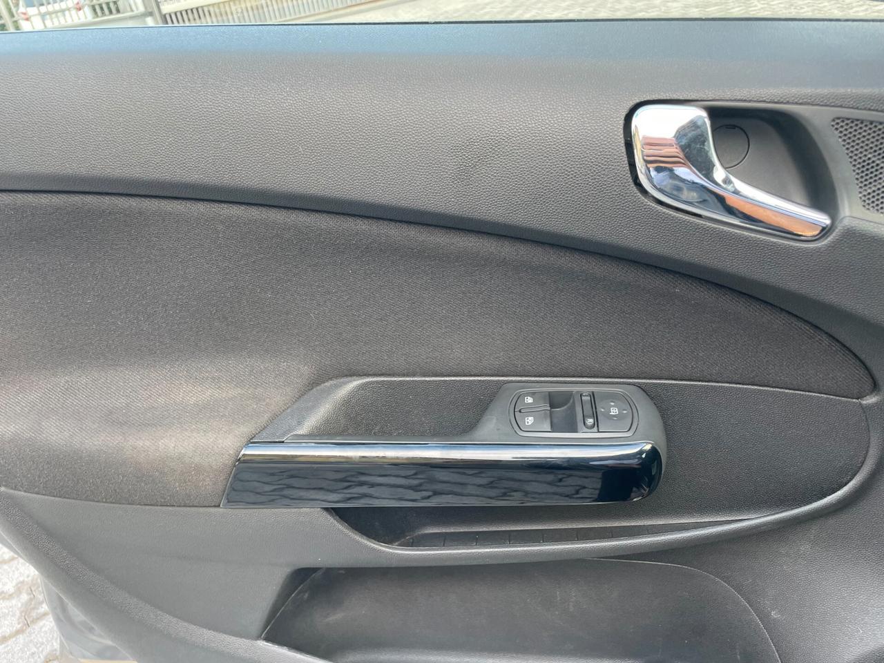 Opel Corsa 1.2 5 porte Sport IDONEA NEOPATENTATI