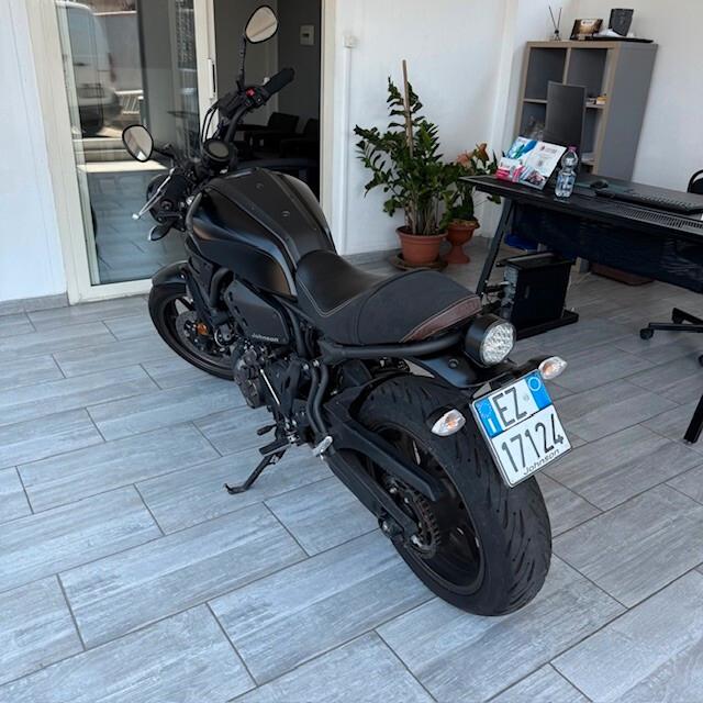 YAMAHA XSR 700