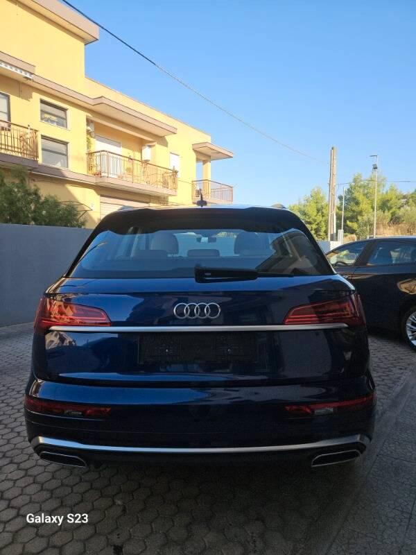 Audi Q5 35 2.0 tdi mhev 12V Business s-tronic