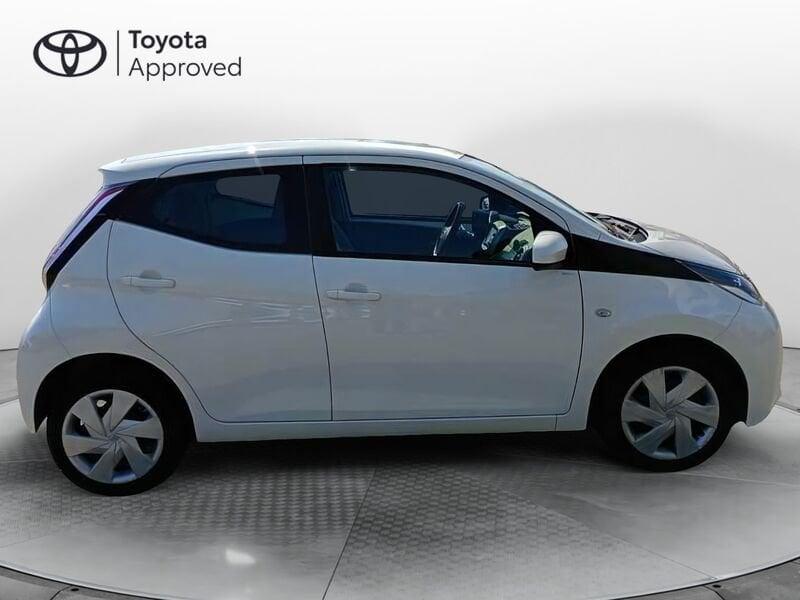 Toyota Aygo 1.0 x-play 5p m-mt my15