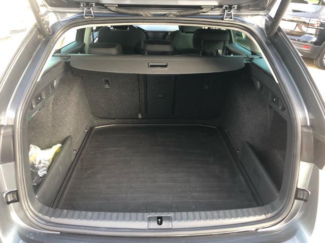 SKODA Octavia 2.0 TDI EVO SCR 150 CV DSG Wagon Executive