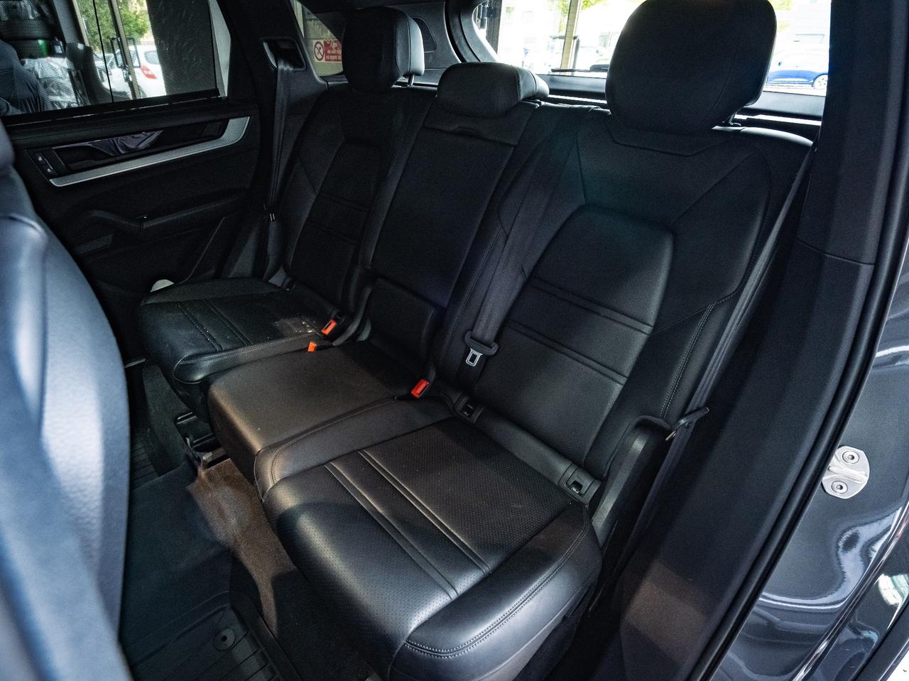 Porsche Cayenne 3.0 - E-HYBRID - SUBENTRO LEASING