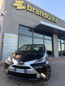 Toyota AYGO 1.0 Lounge XPLAY my14"