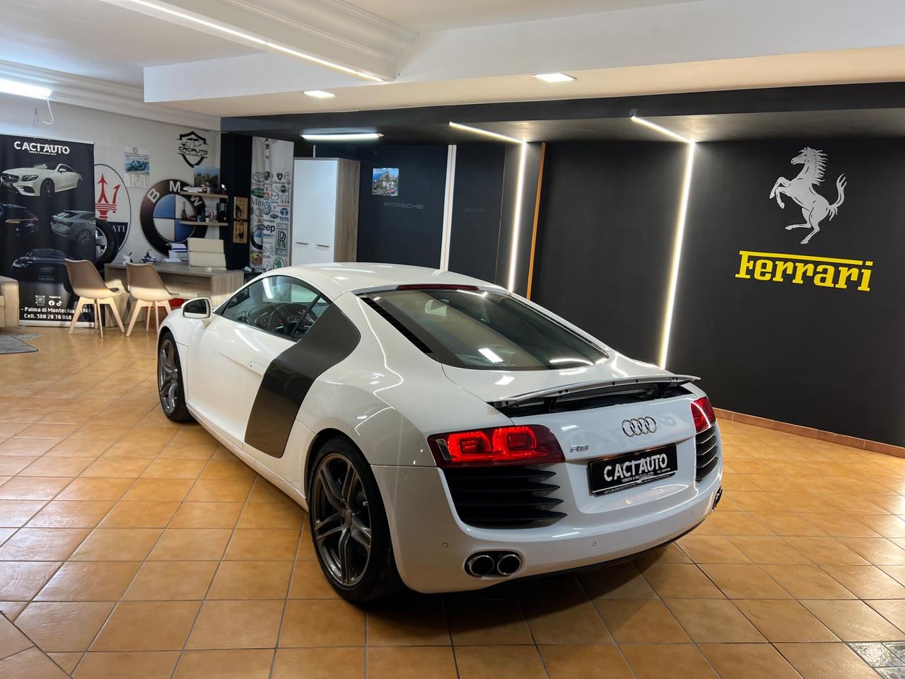 Audi R8 4.2 V8 FSI quattro R tronic Carbon