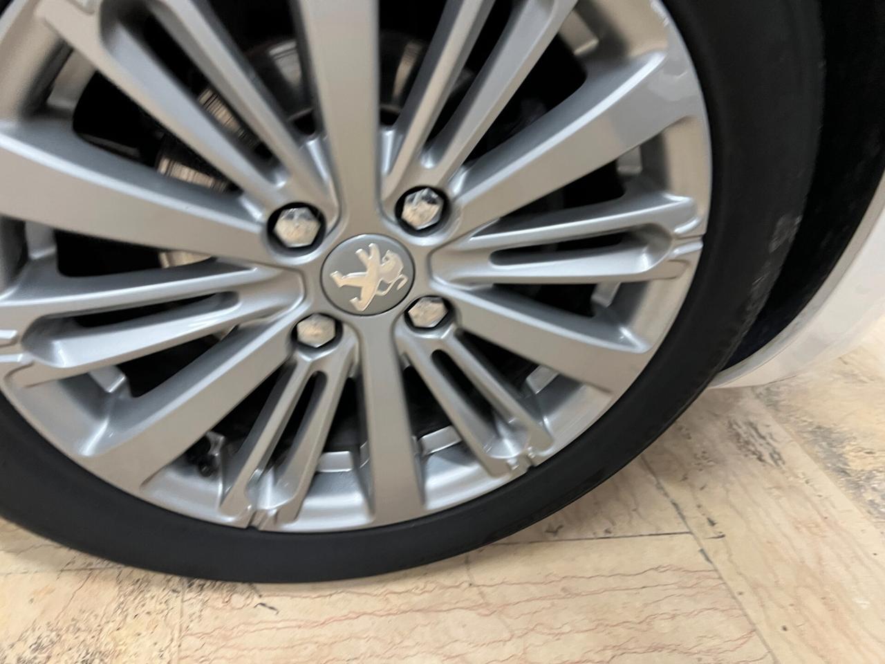 Peugeot 208 BlueHDi 75 5 porte Active