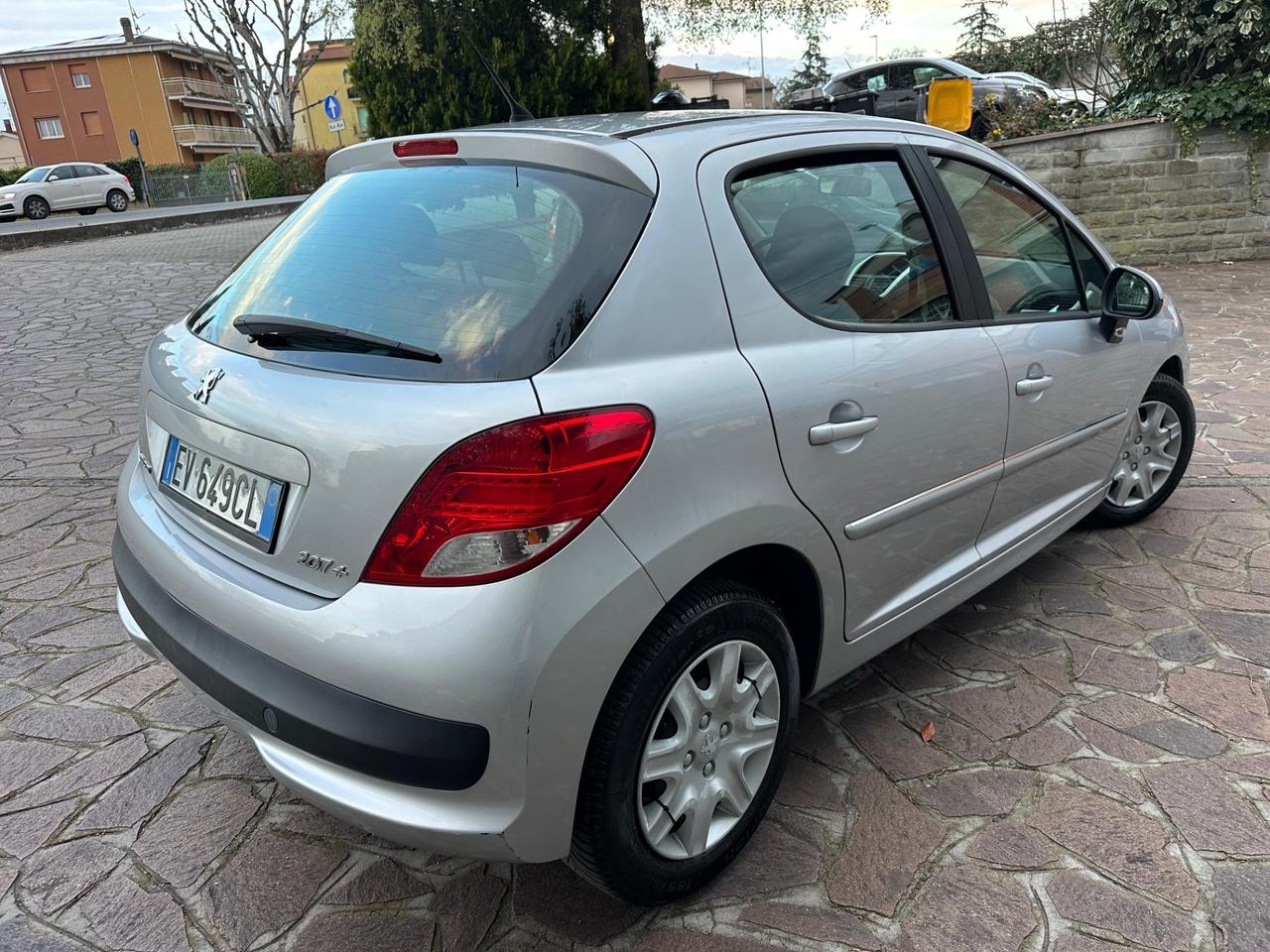 Peugeot 207 Plus 1.4 HDi 70CV 5 porte