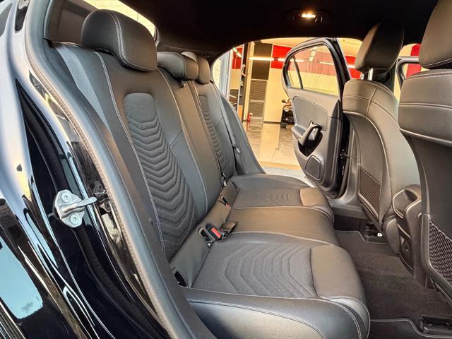 MERCEDES-BENZ A 160 Business Extra (CAR PLAY)