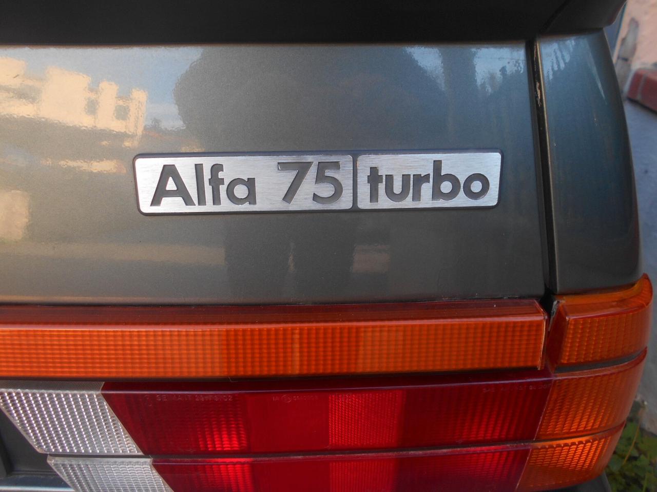 Alfa Romeo 75 1800 TURBO