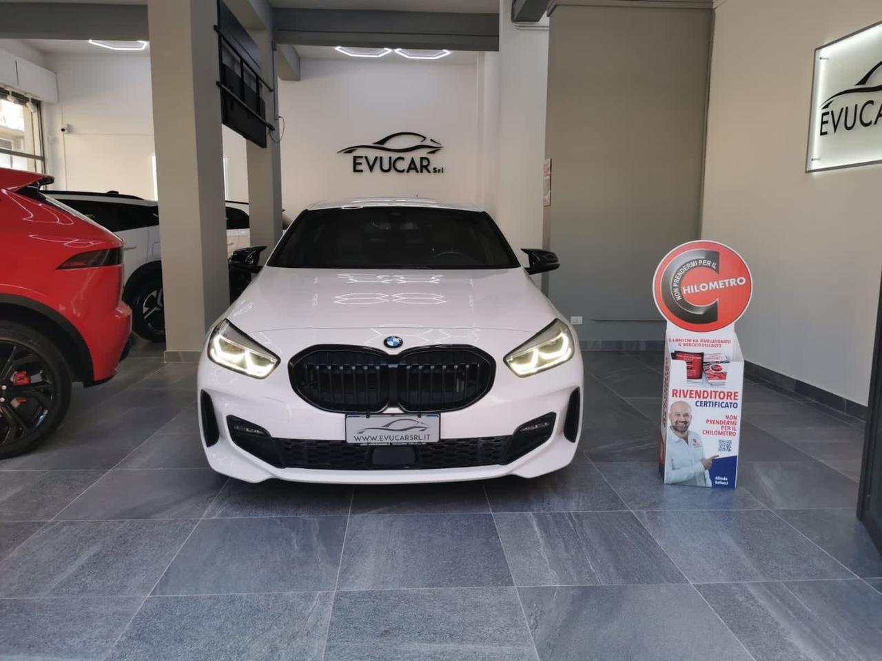 Bmw 118 118d 5p. Msport