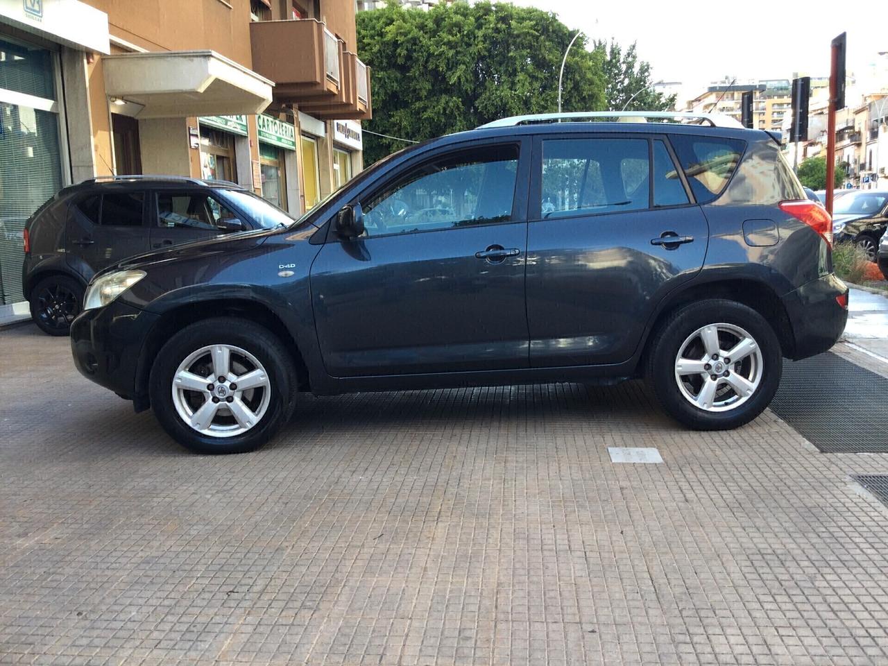 Toyota RAV 4 2.2 D-4D 136 CV Luxury