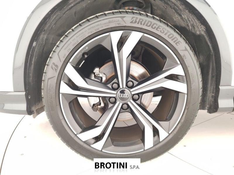 Audi Q3 35 TDI S tronic Identity Black