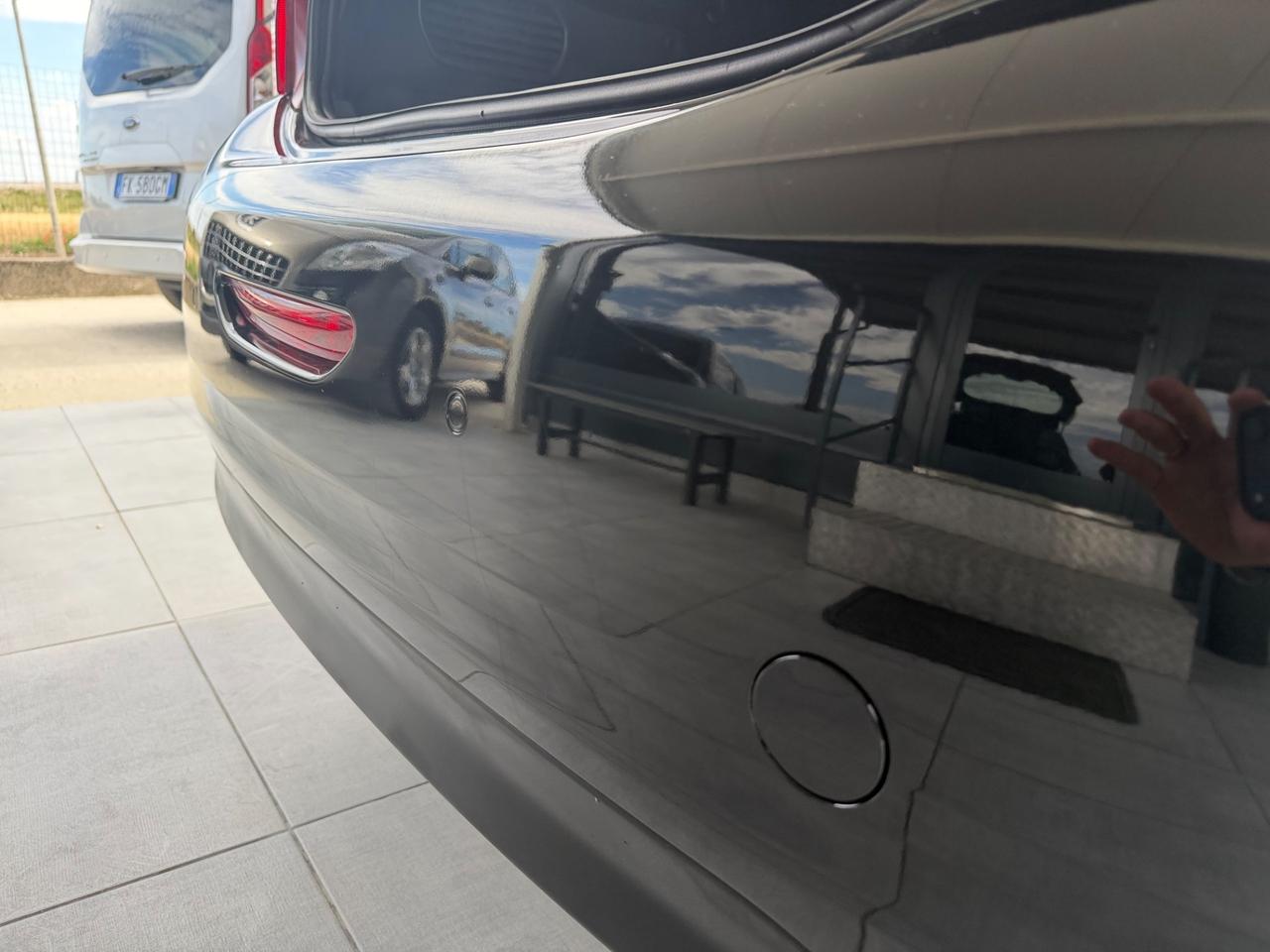 Peugeot 208 1.4 HDi 68 CV 5 porte Allure