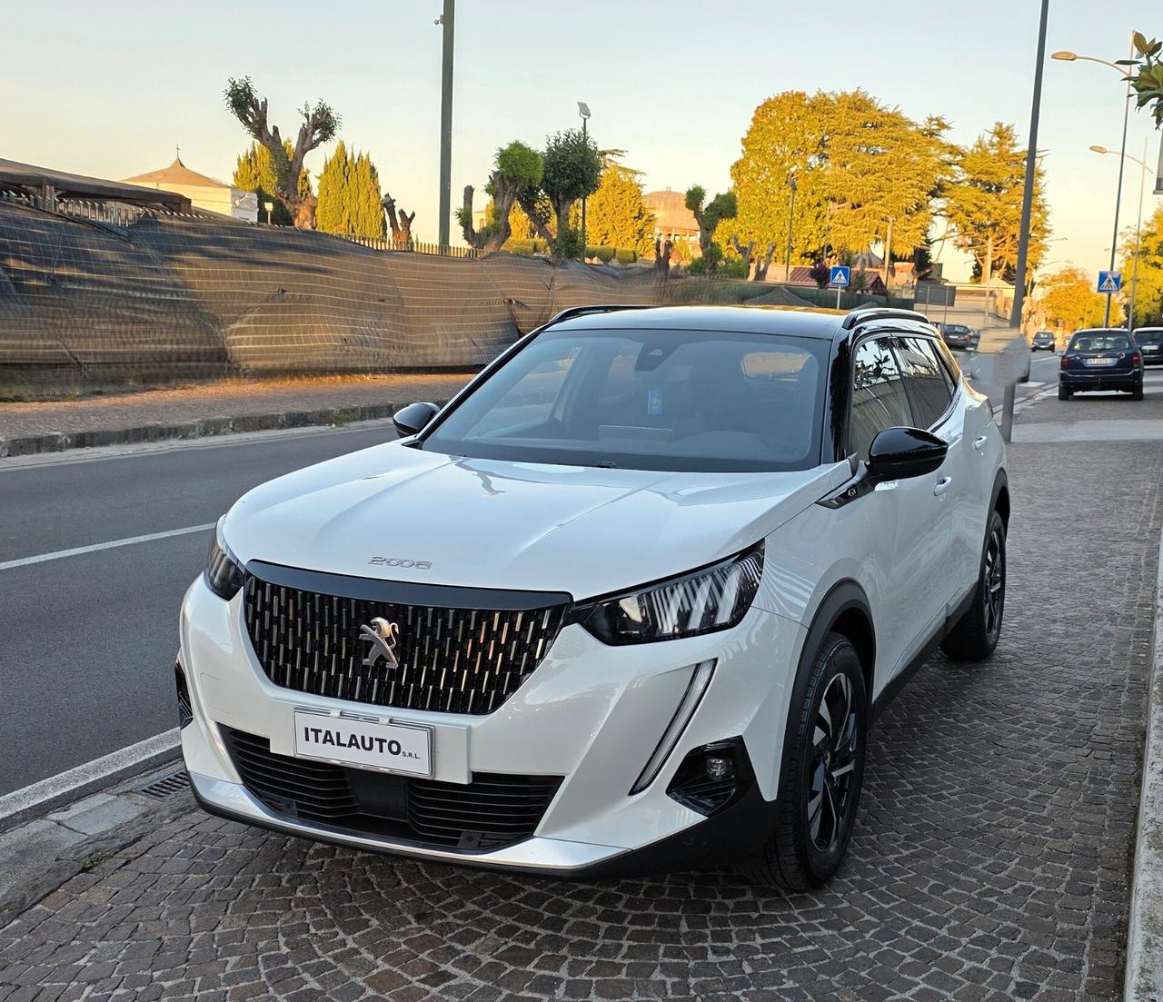 Peugeot 2008 PureTech 130 S&S EAT8 GT