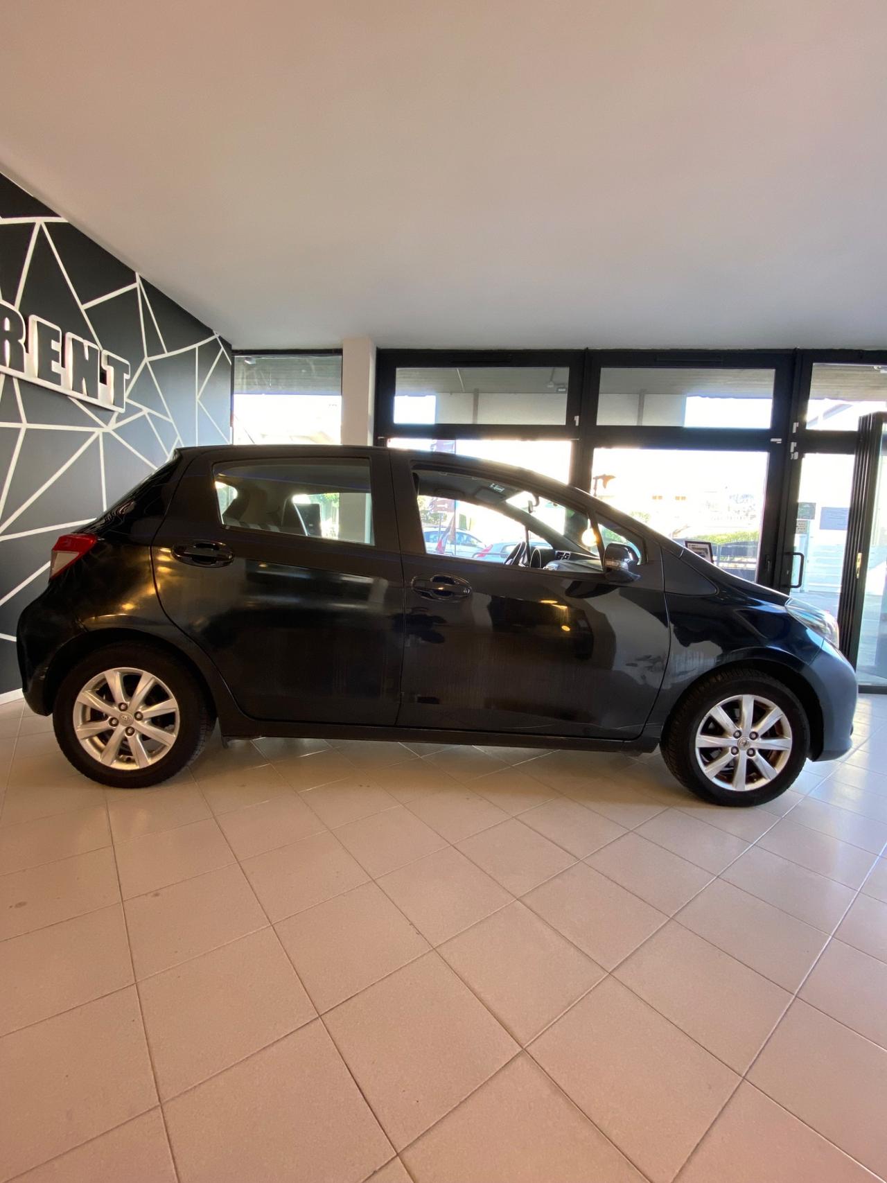 Toyota Yaris 1.0 5 porte Active