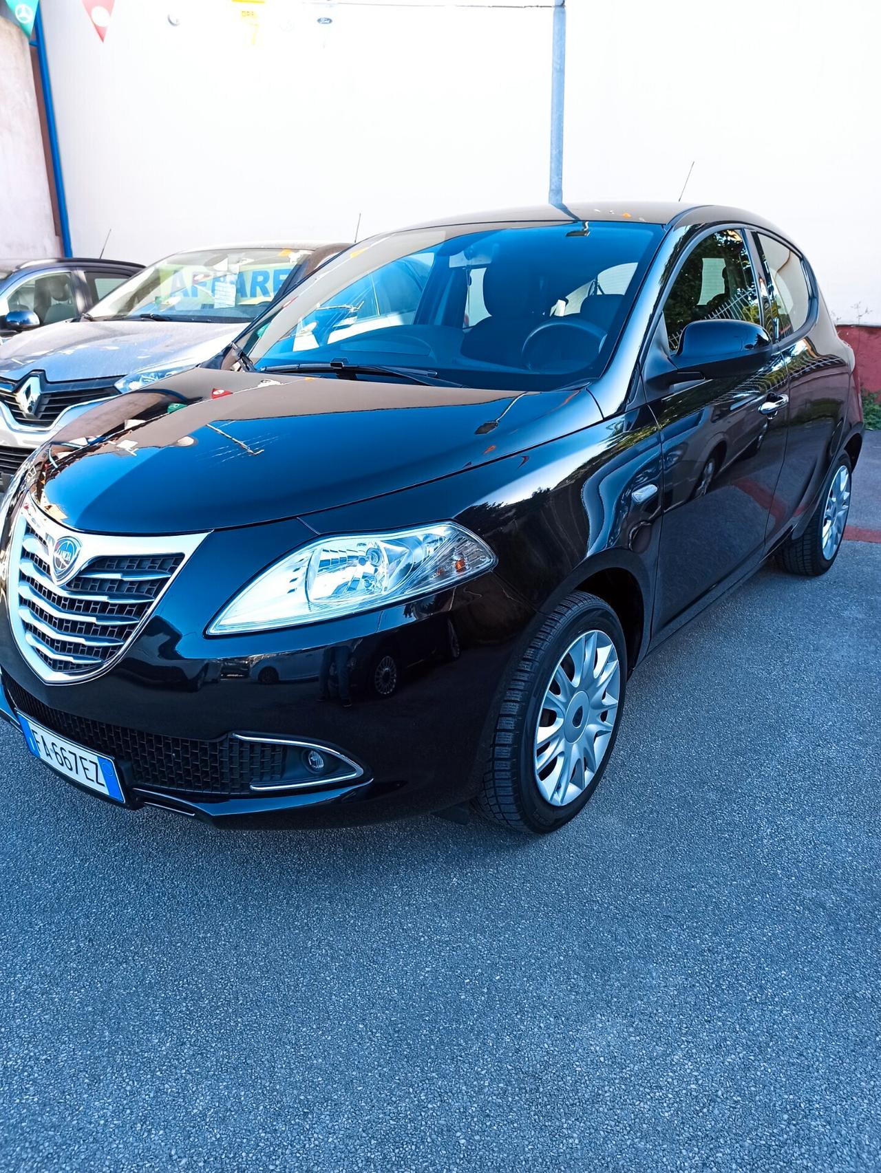 Lancia Ypsilon 1.2 69 CV 5 porte Gold Impeccabile!!!!!