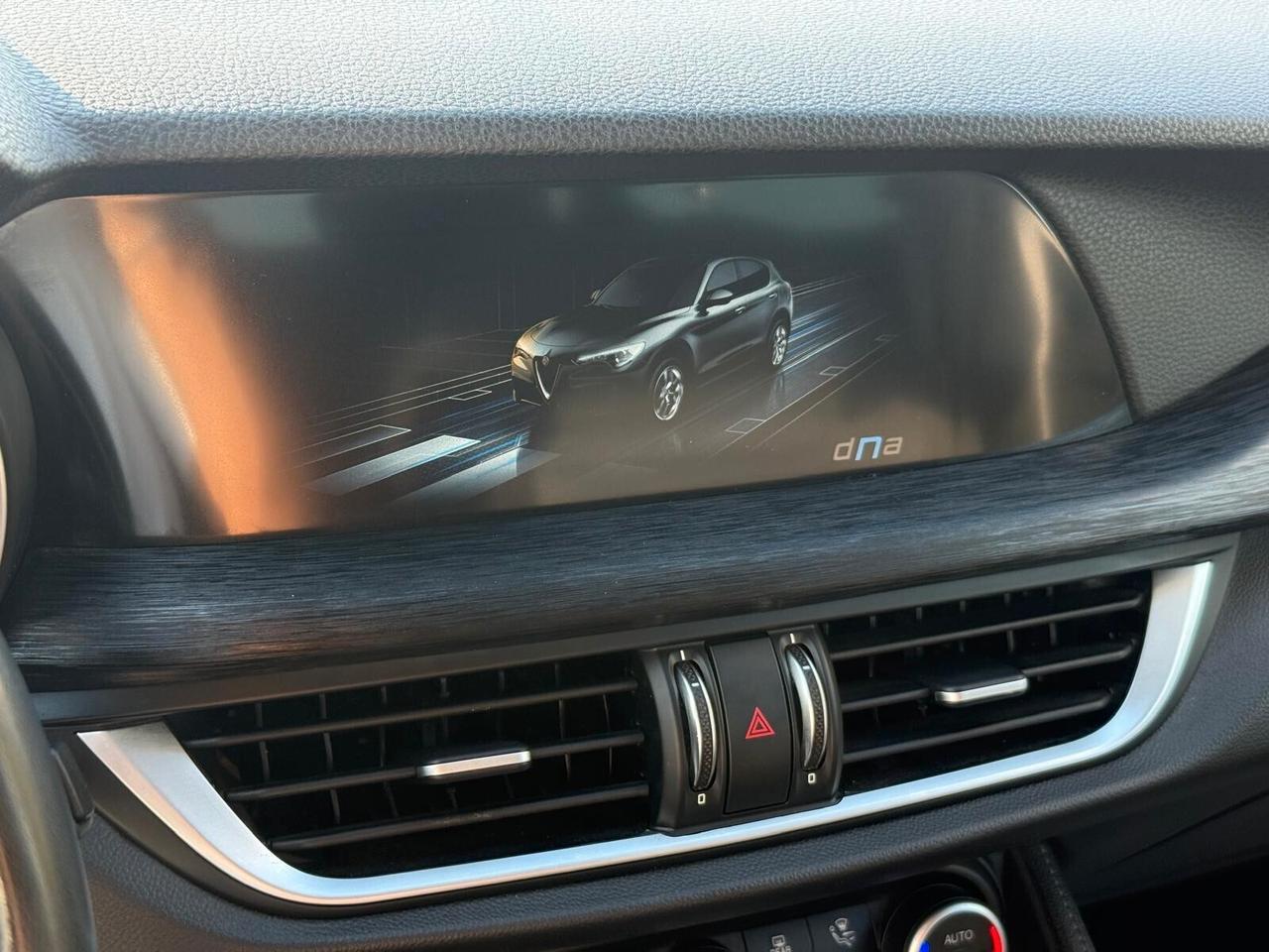 Alfa Stelvio 2.2 160 CV AT8 RWD Super + Palette