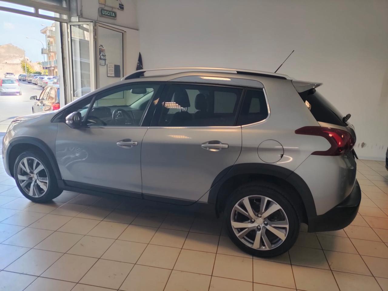 Peugeot 2008 BlueHDi 100 S&S Allure