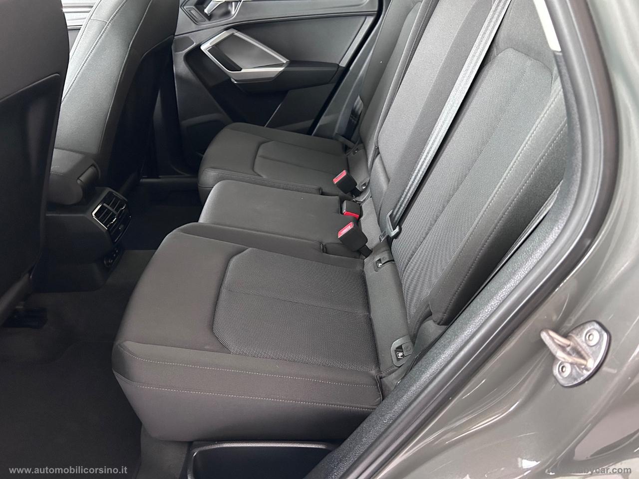 AUDI Q3 35 TDI S tronic Business Advanced