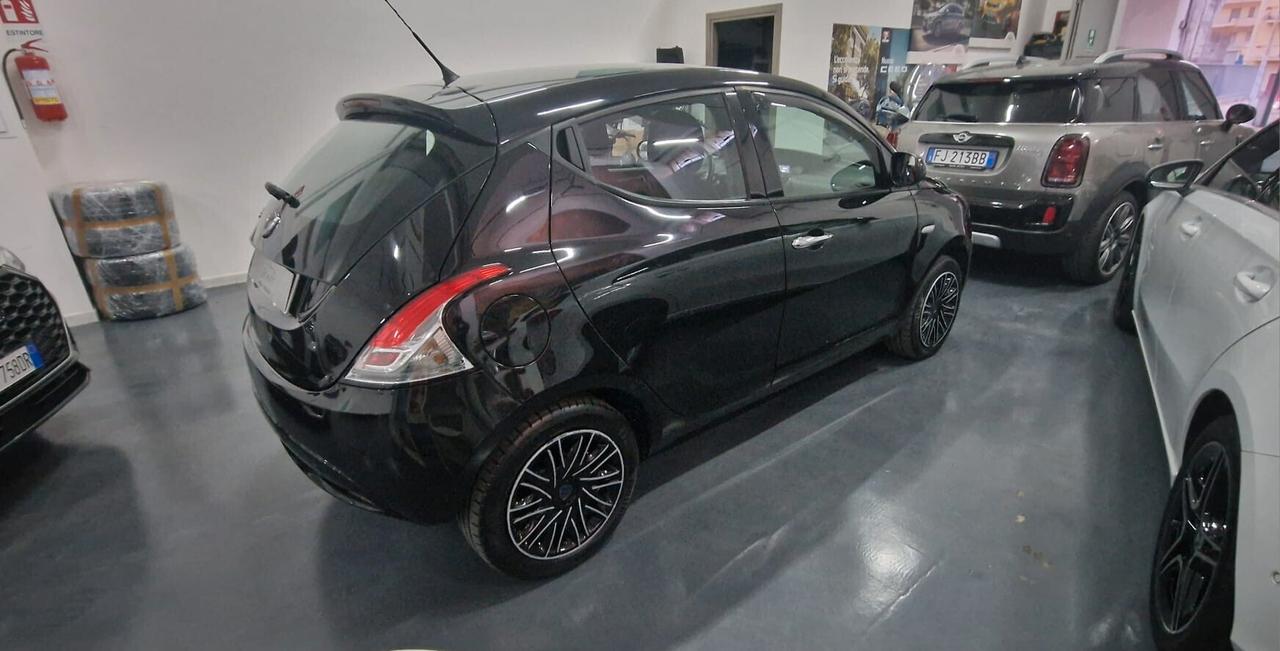 Lancia Ypsilon 1.2 69 CV 5 porte GPL Ecochic Gold