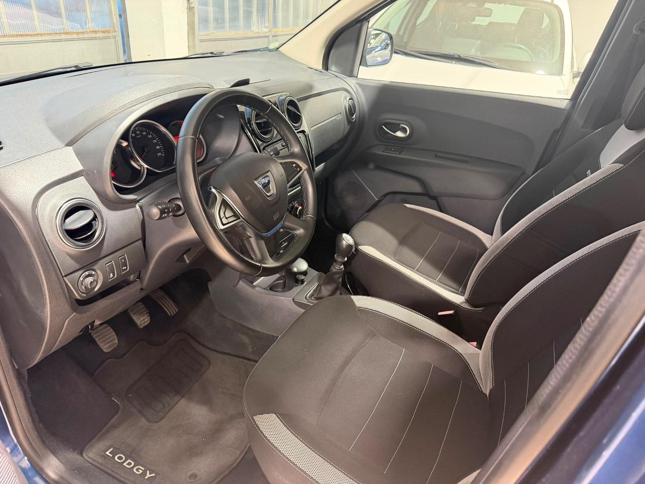 Dacia Lodgy Stepway 1.5 Blue dCi 8V 115CV 7 posti
