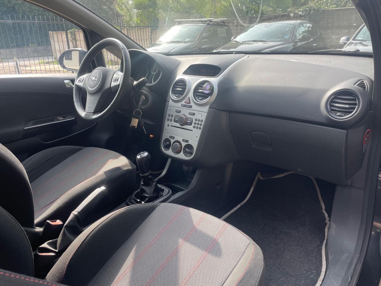 Opel Corsa NEOPATENTATI