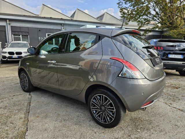 LANCIA Ypsilon 1.0 FireFly 5 porte S&S Hybrid Ecochic Silver