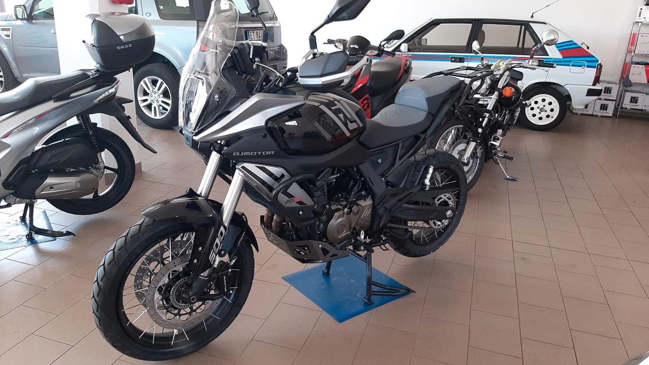 QJ MOTOR SRT 600 SX