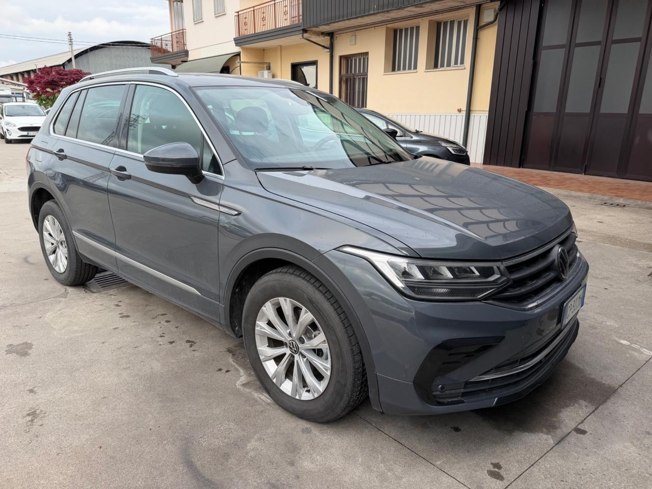 Volkswagen Tiguan 2.0 TDI 150 CV SCR DSG Elegance