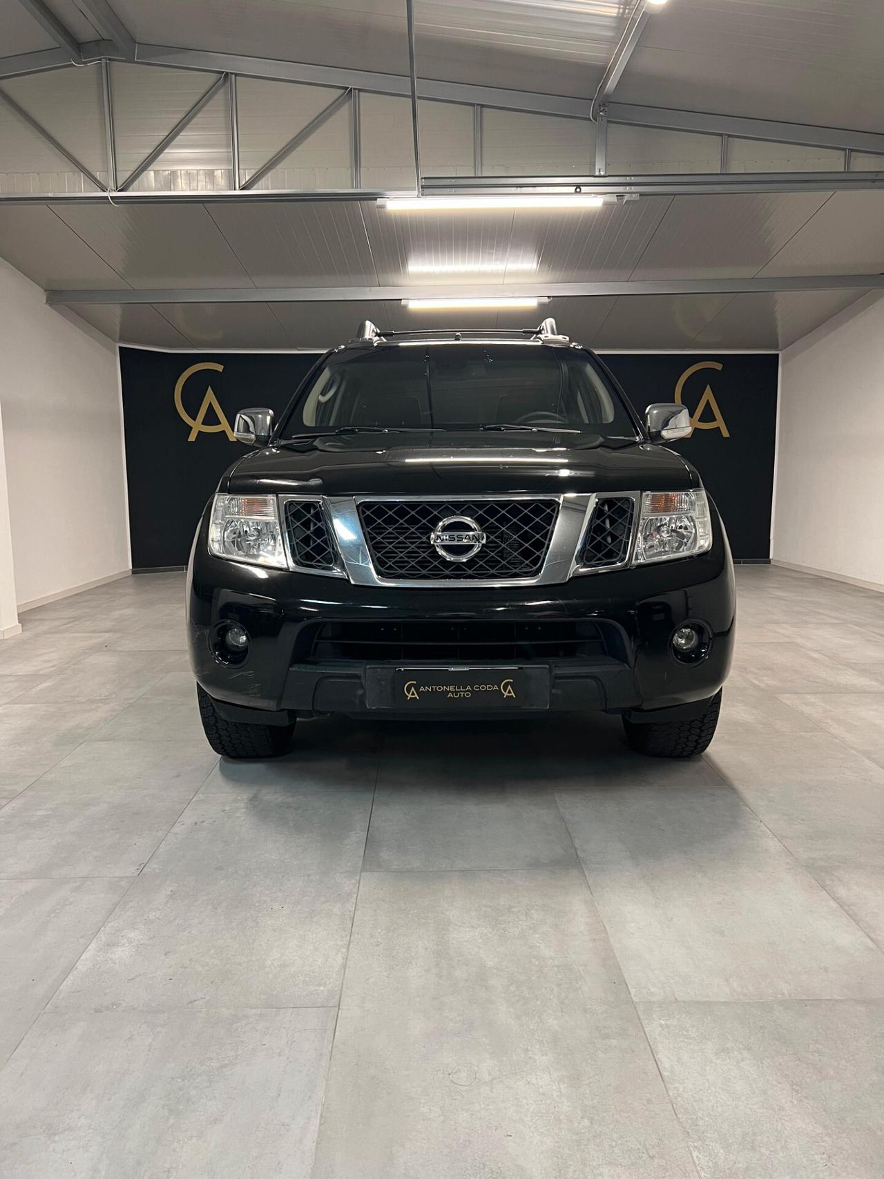 Nissan Navara 2.5 dCi 190CV 4 porte Double Cab LE