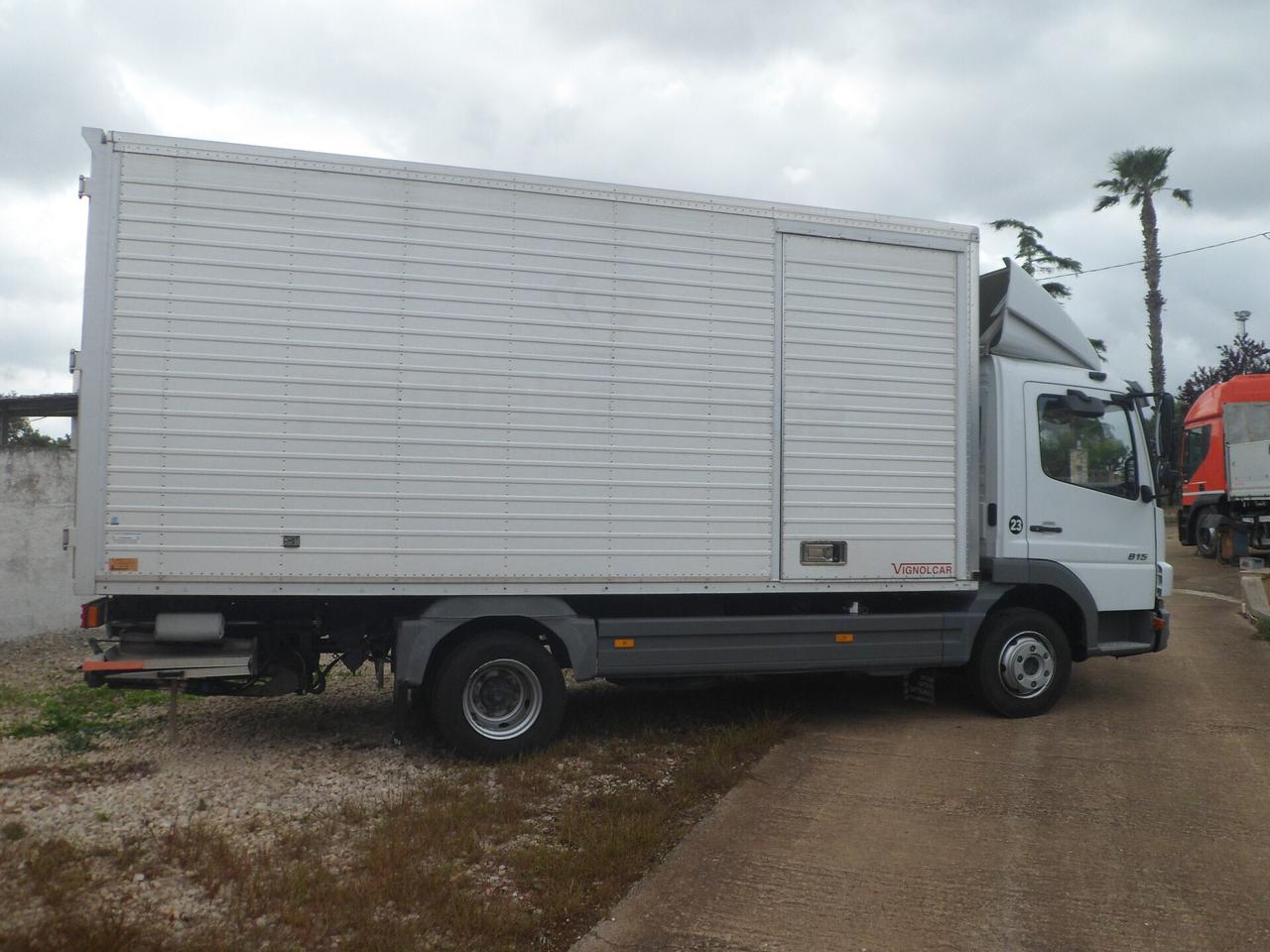 Mercedes-benz Atego 815 furgonatura con pedana idraulica