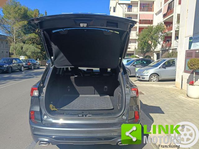 FORD Kuga 2.5 Full Hybrid 190 CVT 2WD ST-Line Design