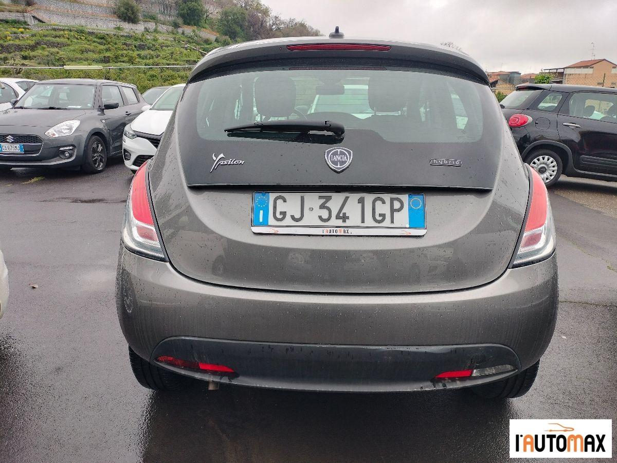LANCIA - Ypsilon 1.0 firefly hybrid Silver s&s 70cv